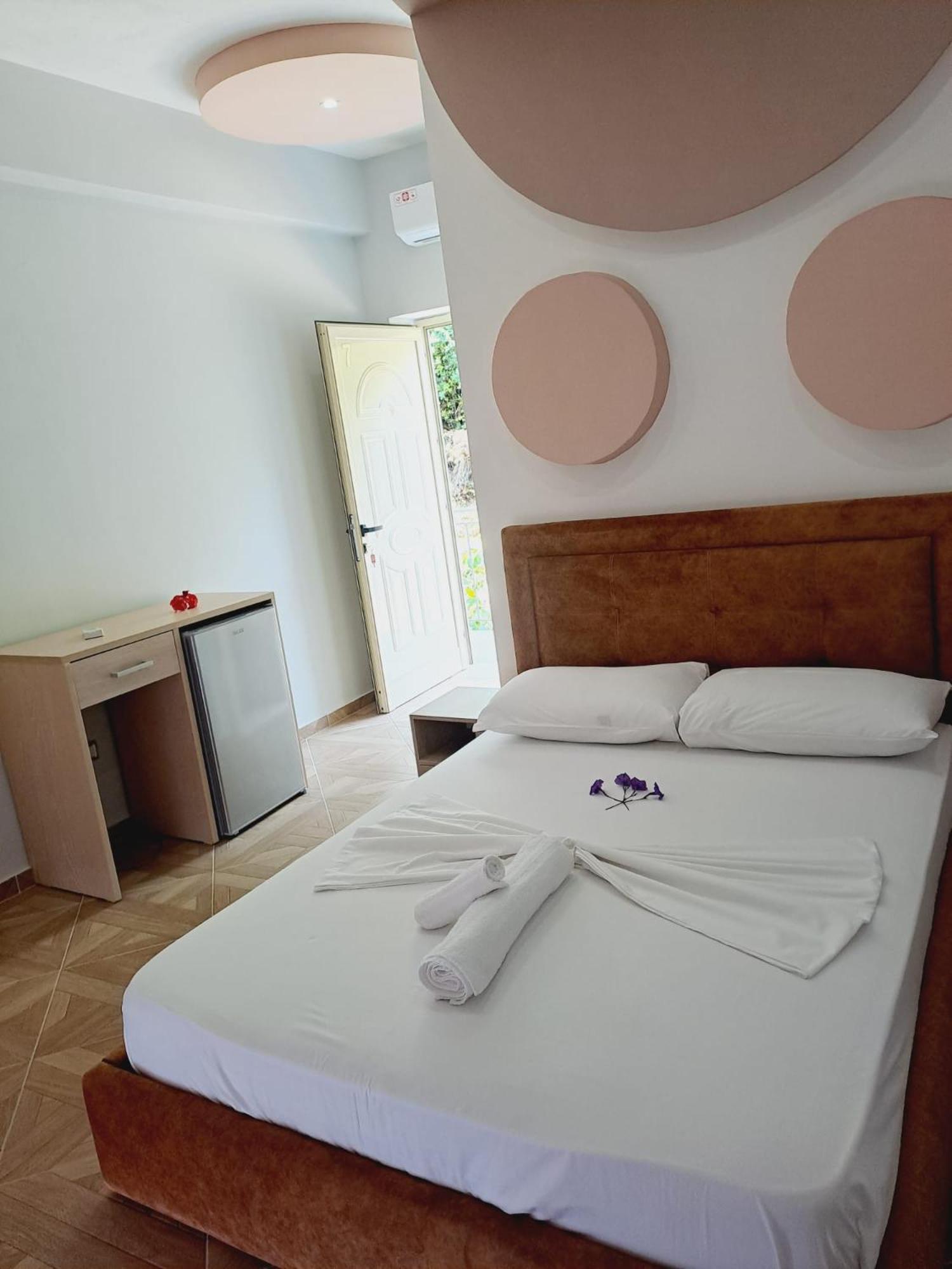 Bluflest Bed & Breakfast Dhermi Exterior photo